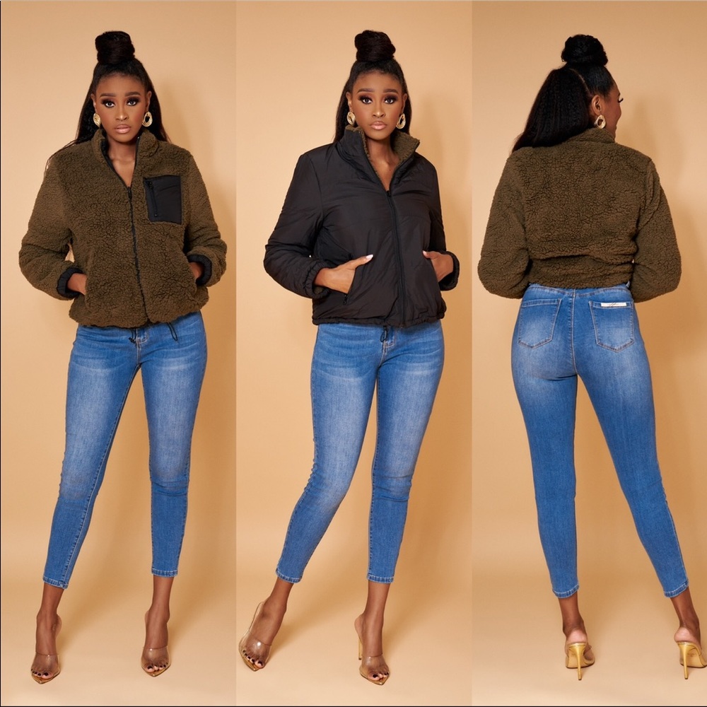 Available in 3 colours